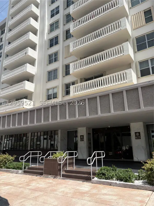 625 Biltmore Way #501, Coral Gables, FL 33134