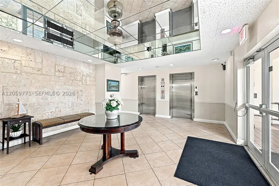 2555 NE 11 Street #510, Fort Lauderdale, FL 33304 - #2