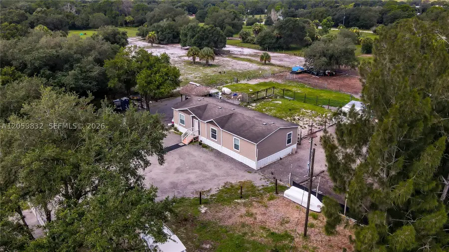 130 S Nogal St, Clewiston, FL 33440 - #2