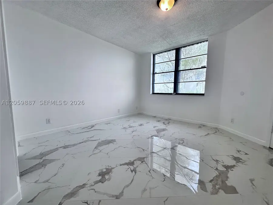 212 Lake Pointe Dr #107, Oakland Park, FL 33309 - #3