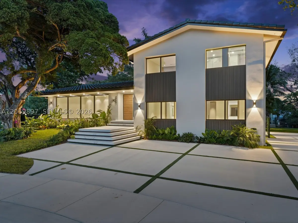 20001 NE 25th Ave, Miami, FL 33180 - #1