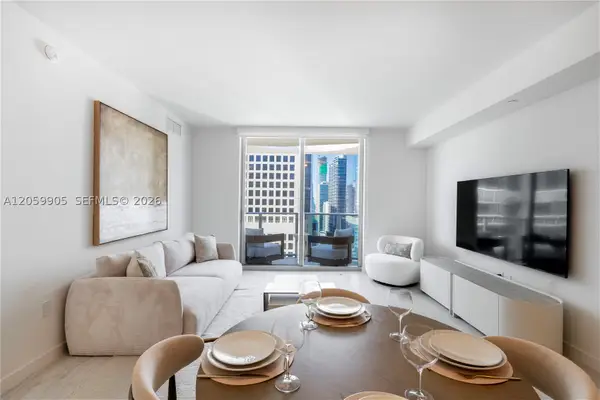 77 SE 5th St #3914, Miami, FL 33131