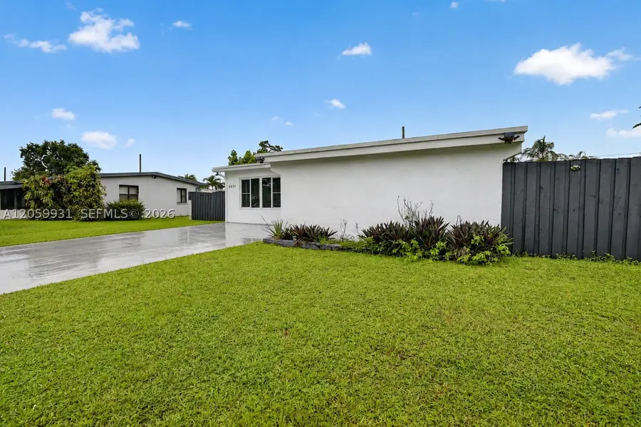 6601 SW 6th St, Pembroke Pines, FL 33023 - #2