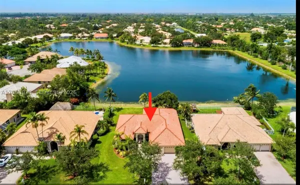 16247 Erie Pl, Davie, FL 33331