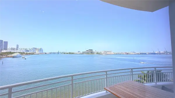 848 Brickell Key Dr #1102, Miami, FL 33131