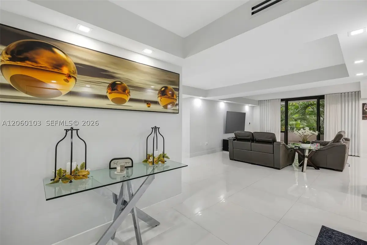 13953 Kendale Lakes Cir #B205, Miami, FL 33183 - #1