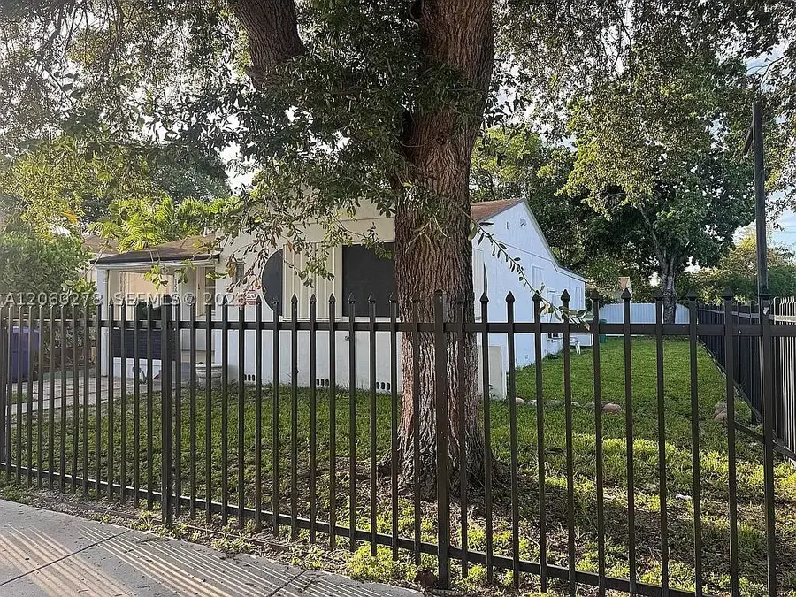 1501 NW 42nd St, Miami, FL 33142 - #2