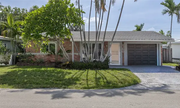 4260 NE 1st Ter, Oakland Park, FL 33334