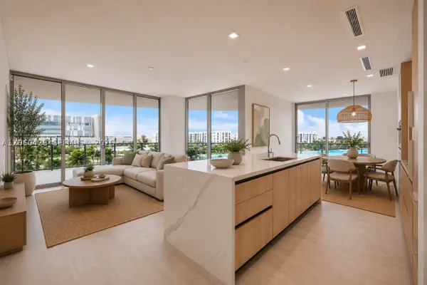 2411 Laguna Circle #306, Miami, FL 33181