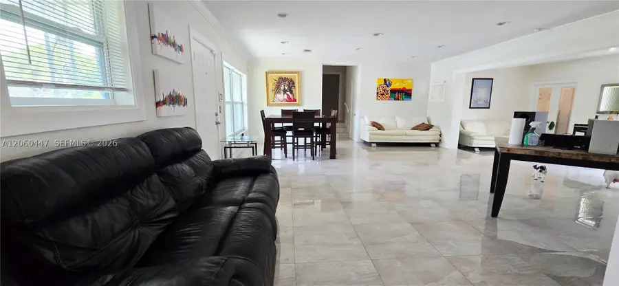 935 NE 149th St, Miami, FL 33161 - #3