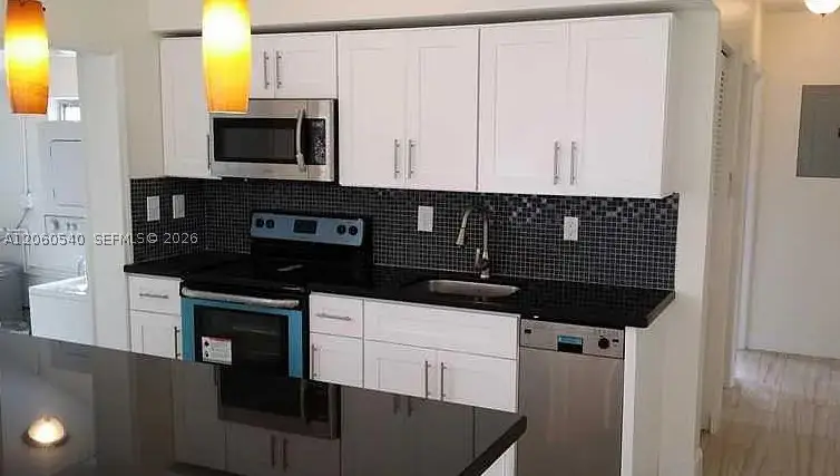 709 NE 16th St, Fort Lauderdale, FL 33304 - #2