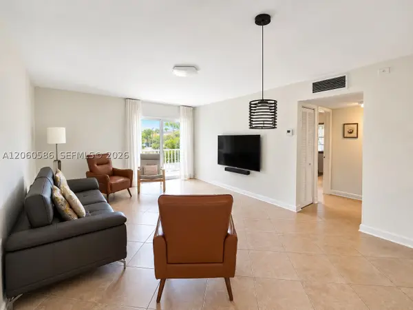 9651 SW 77th Ave #206E, Miami, FL 33156
