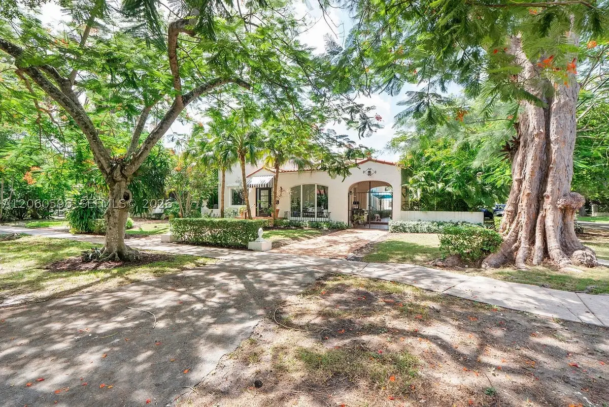 1042 Sorolla Ave, Coral Gables, FL 33134 - #1