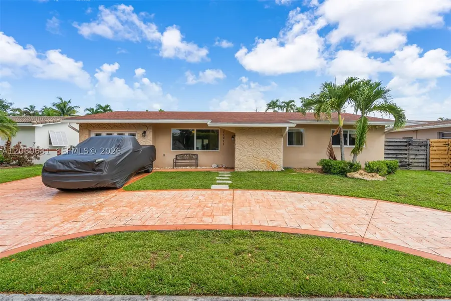 11311 NW 23rd St, Pembroke Pines, FL 33026 - #2