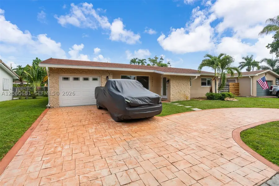 11311 NW 23rd St, Pembroke Pines, FL 33026 - #3