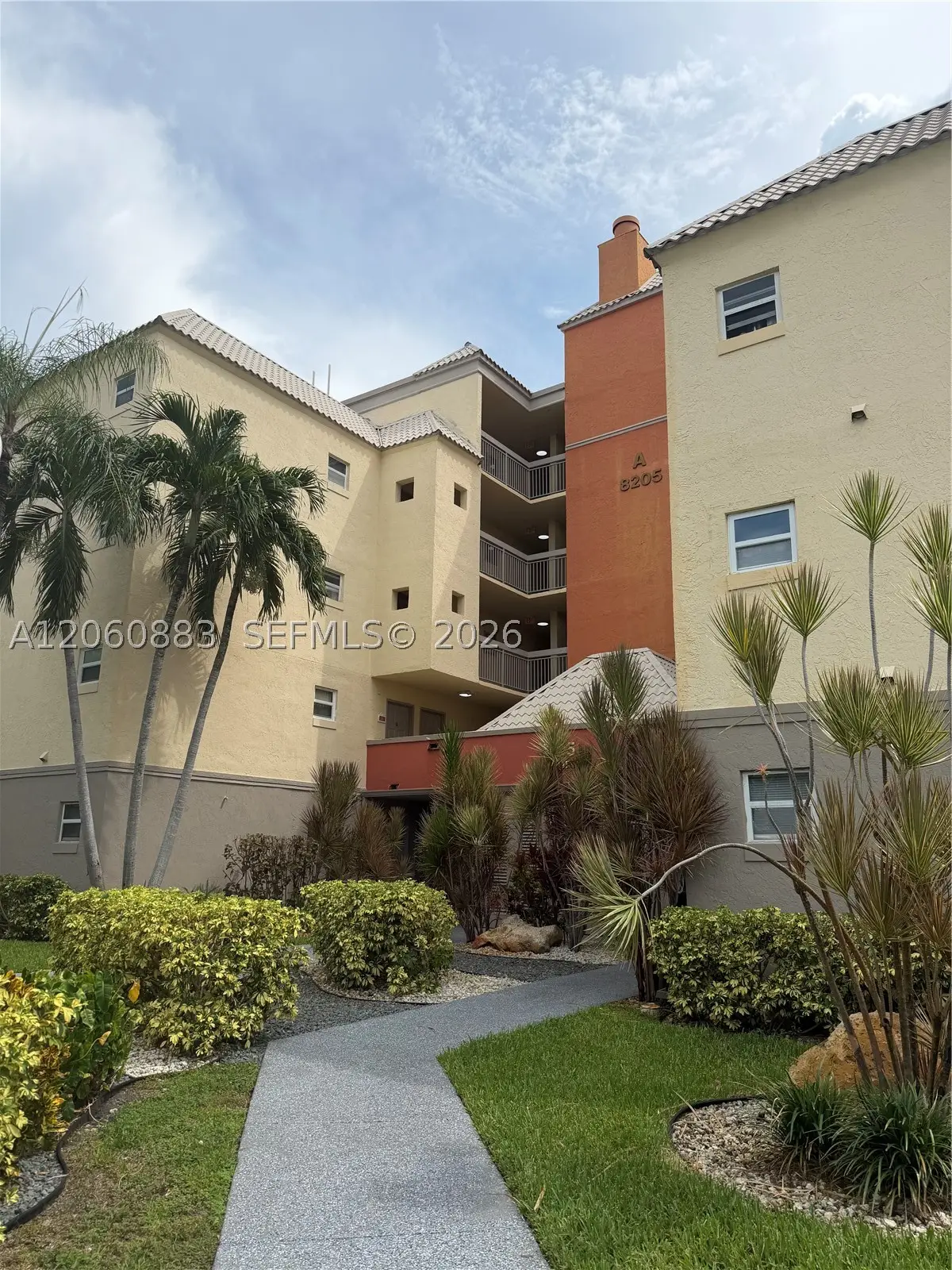 8205 Lake Dr #306, Doral, FL 33166 - #1