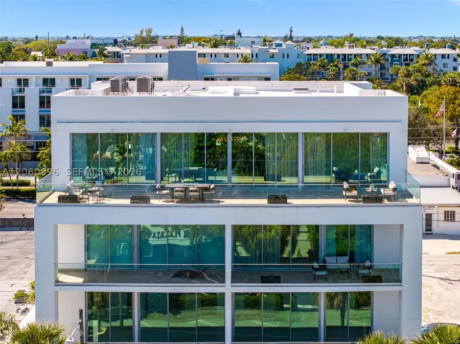 246 NE 6th Ave, Delray Beach, FL 33483 - #2