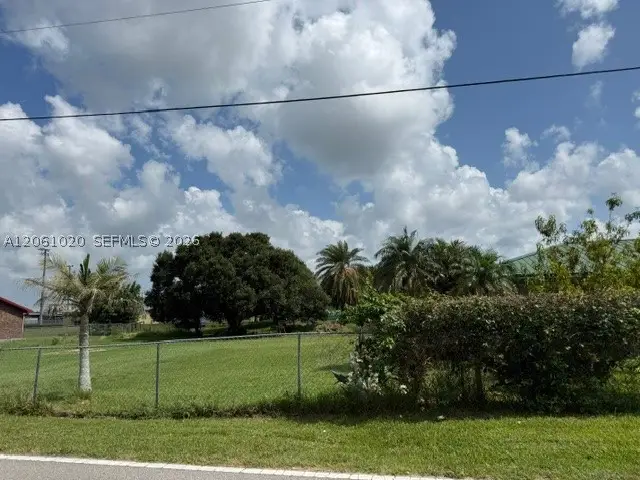 757 SW Avenue R, Moore Haven, FL 33471 - #2
