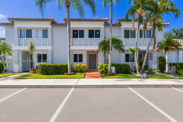 20822 NW 2nd St, Pembroke Pines, FL 33029