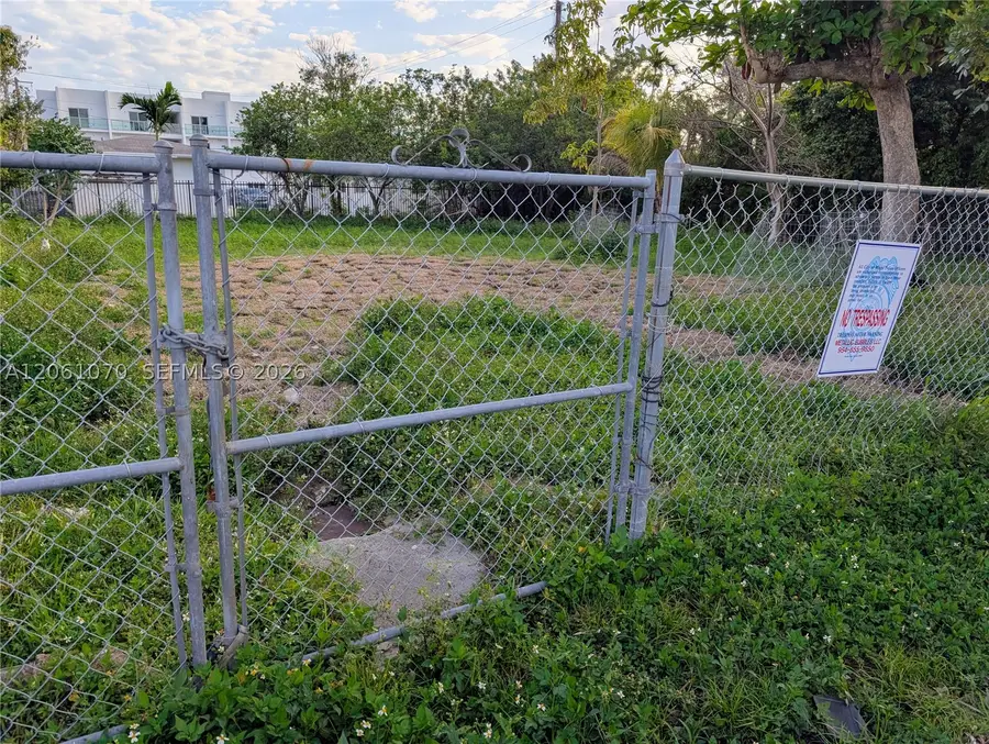 660 NE 86th St, Miami, FL 33138 - #2