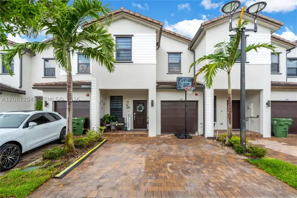 278 SW 159th Pl, Pembroke Pines, FL 33027
