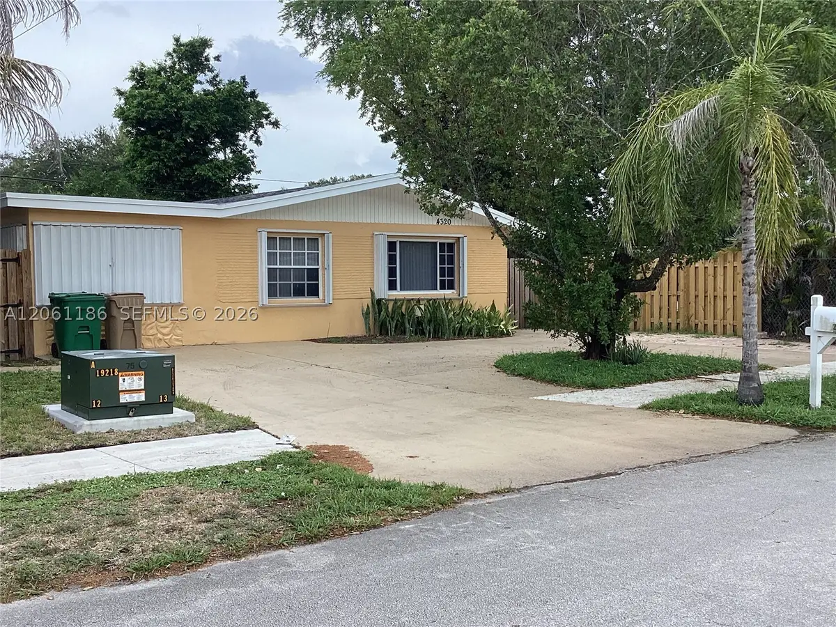 4320 SW 56th Ave, Davie, FL 33314 - #1
