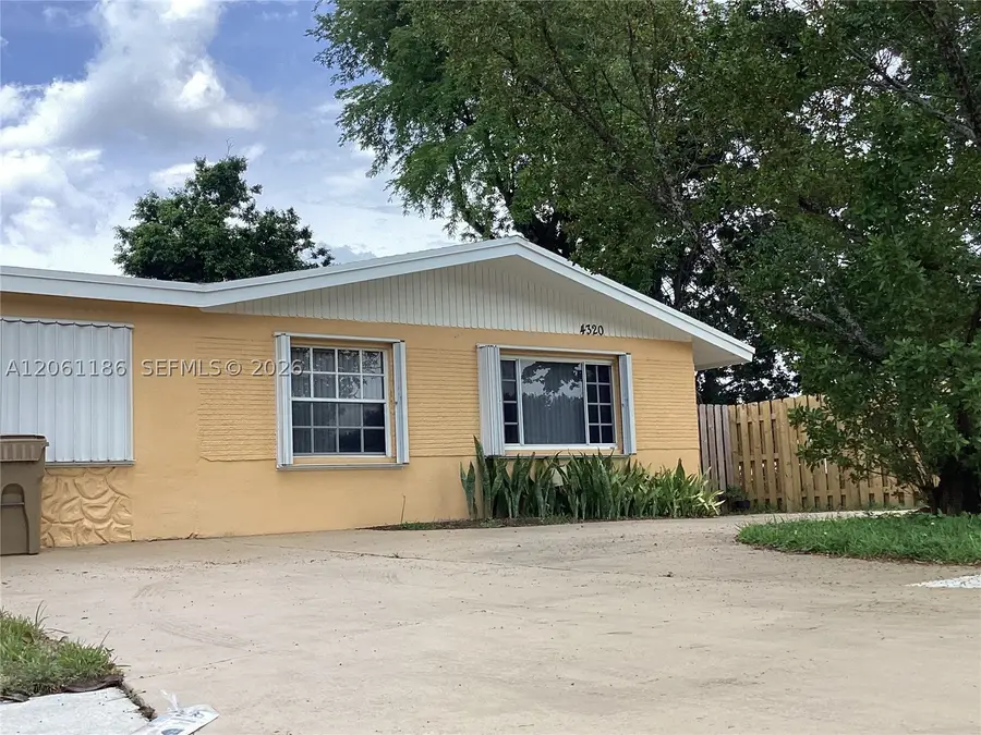 4320 SW 56th Ave, Davie, FL 33314 - #3