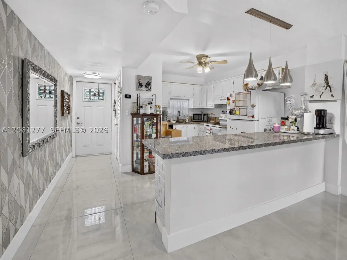 8941 S Hollybrook Blvd #202, Pembroke Pines, FL 33025 - #1