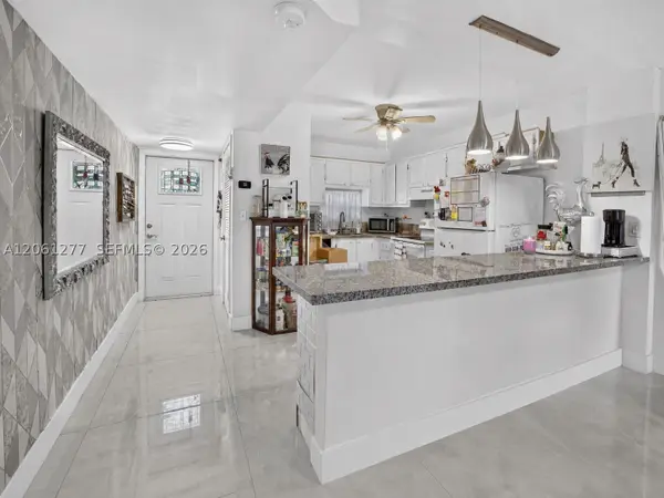 8941 S Hollybrook Blvd #202, Pembroke Pines, FL 33025
