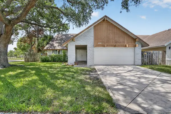 9381 NW 35th Pl, Sunrise, FL 33351