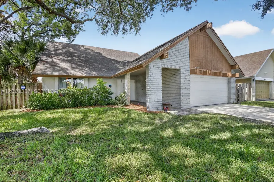9381 NW 35th Pl, Sunrise, FL 33351 - #2