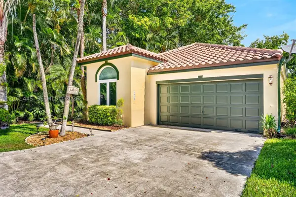 1419 Banyan Cir, Pompano Beach, FL 33069