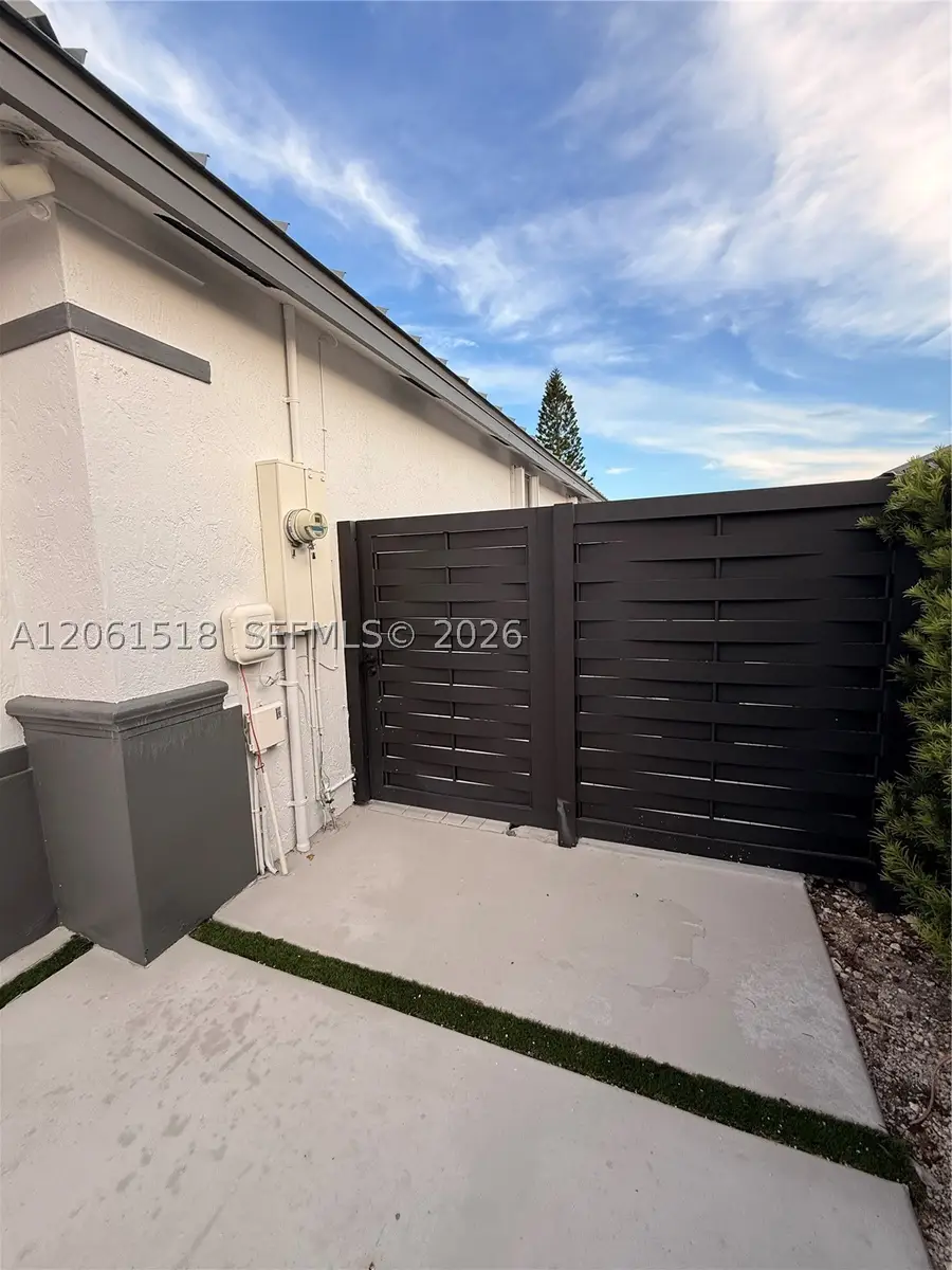 15462 SW 39th St, Miami, FL 33185 - #2