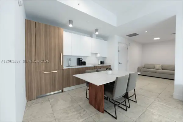 239 SW 9th St #2103, Miami, FL 33130