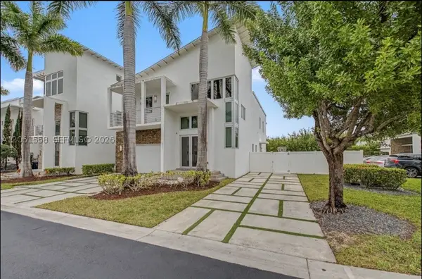 3341 NW 84th Ct, Doral, FL 33122