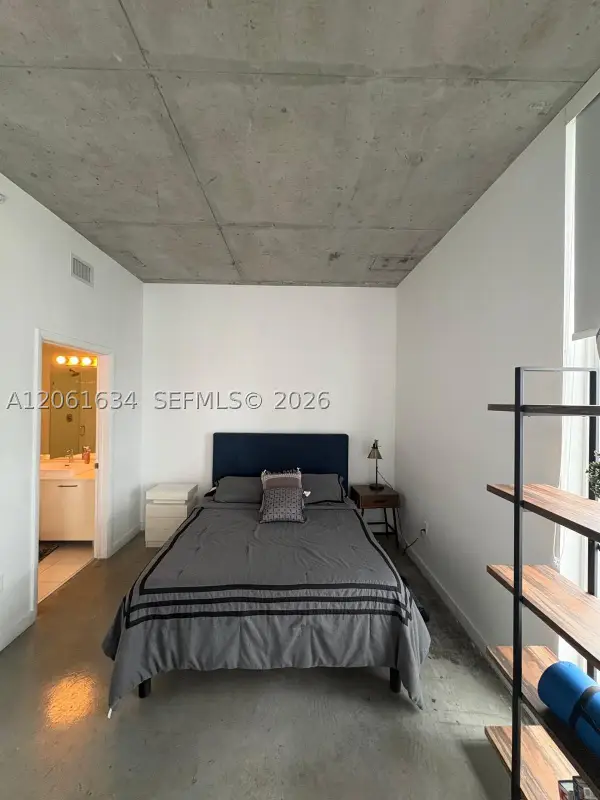 151 SE 1st St #3404, Miami, FL 33131