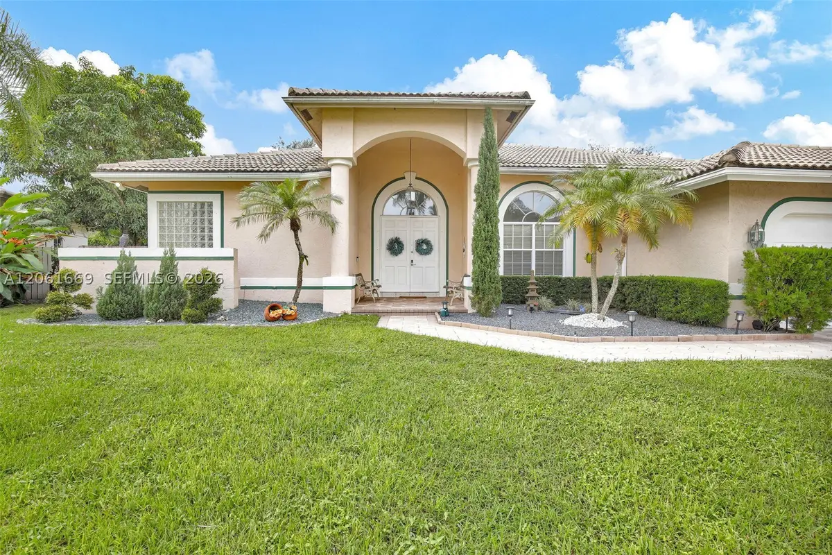 351 NW 110th Ave, Plantation, FL 33324 - #1