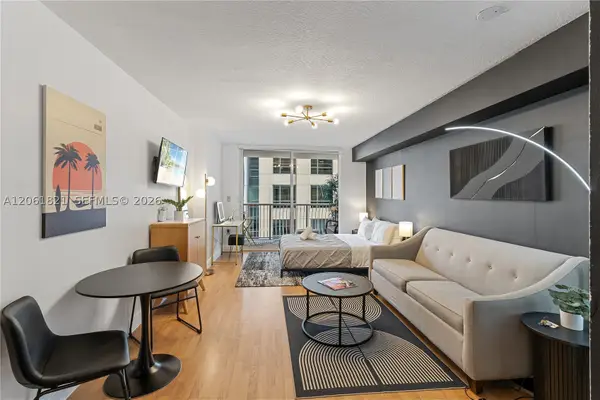1200 Brickell Bay Dr #1816, Miami, FL 33131