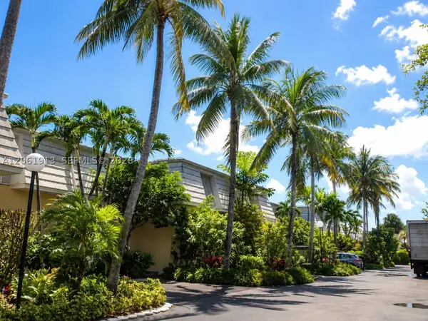 224 Sea View Dr #104, Key Biscayne, FL 33149
