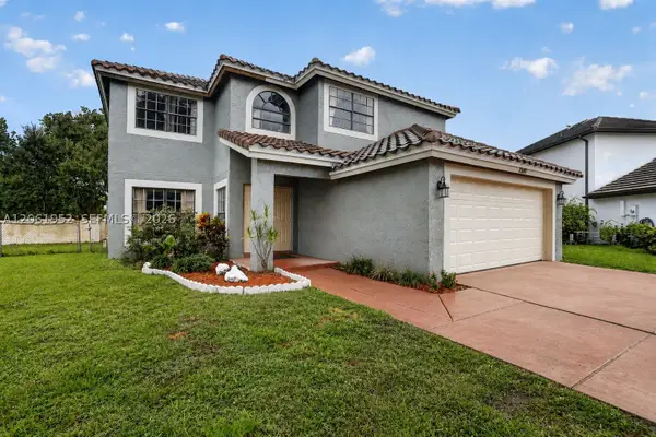 1580 SW 87th Ter, Pembroke Pines, FL 33025