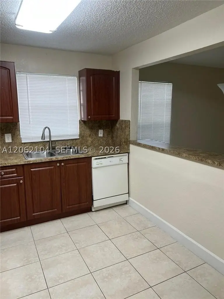 9 NE 44th St, Deerfield Beach, FL 33064 - #3