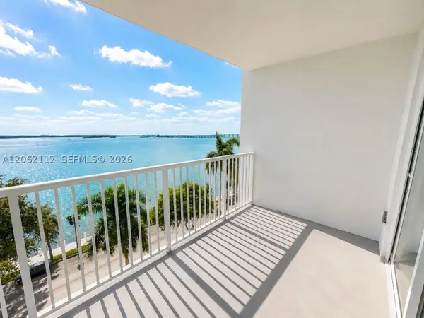 1420 Brickell Bay Dr #702E, Miami, FL 33131