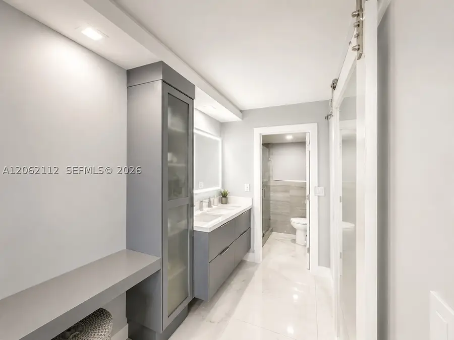 1420 Brickell Bay Dr #702E, Miami, FL 33131 - #2