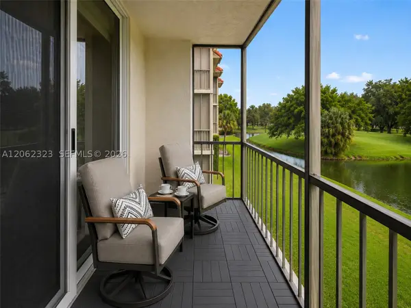 800 S Hollybrook Dr #205, Pembroke Pines, FL 33025