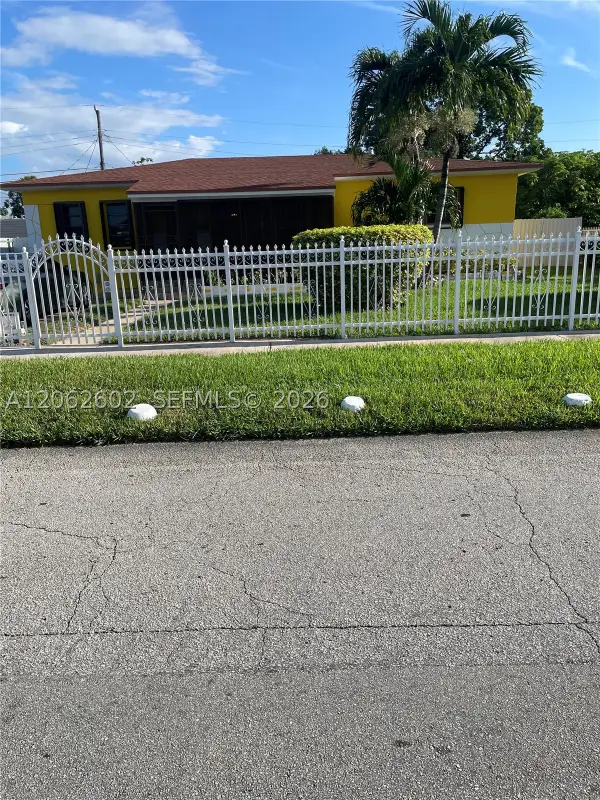 3265 NW 80th Ter, Miami, FL 33147