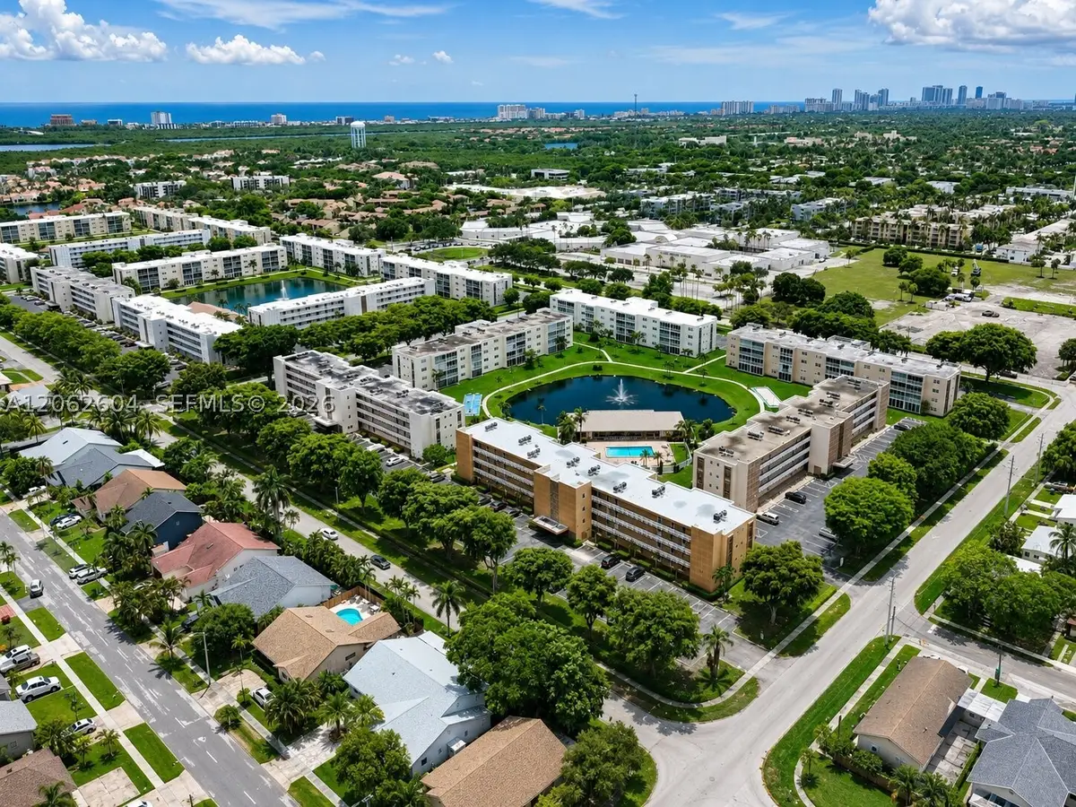 206 SE 10th St #203, Dania Beach, FL 33004 - #1
