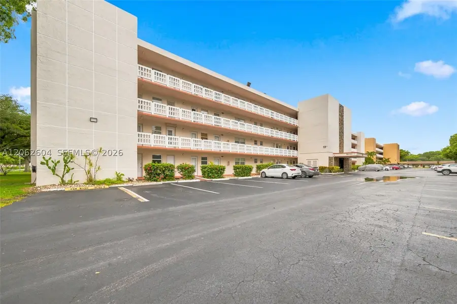 206 SE 10th St #203, Dania Beach, FL 33004 - #2