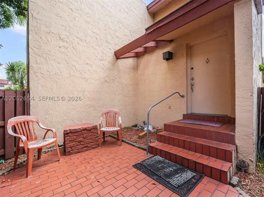 291 W Park Dr #9-201, Miami, FL 33172 - #2