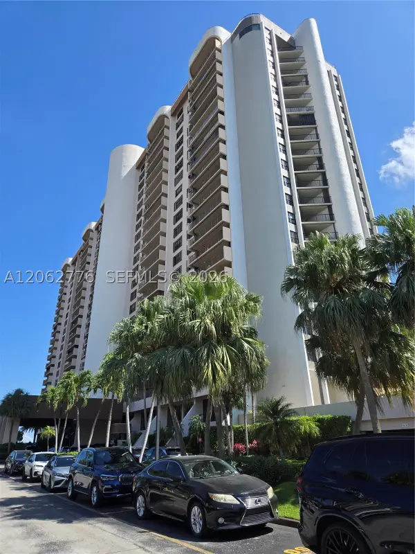 1800 NE 114th St #911, Miami, FL 33181