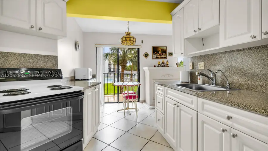1820 W 53rd St #204, Hialeah, FL 33012 - #3